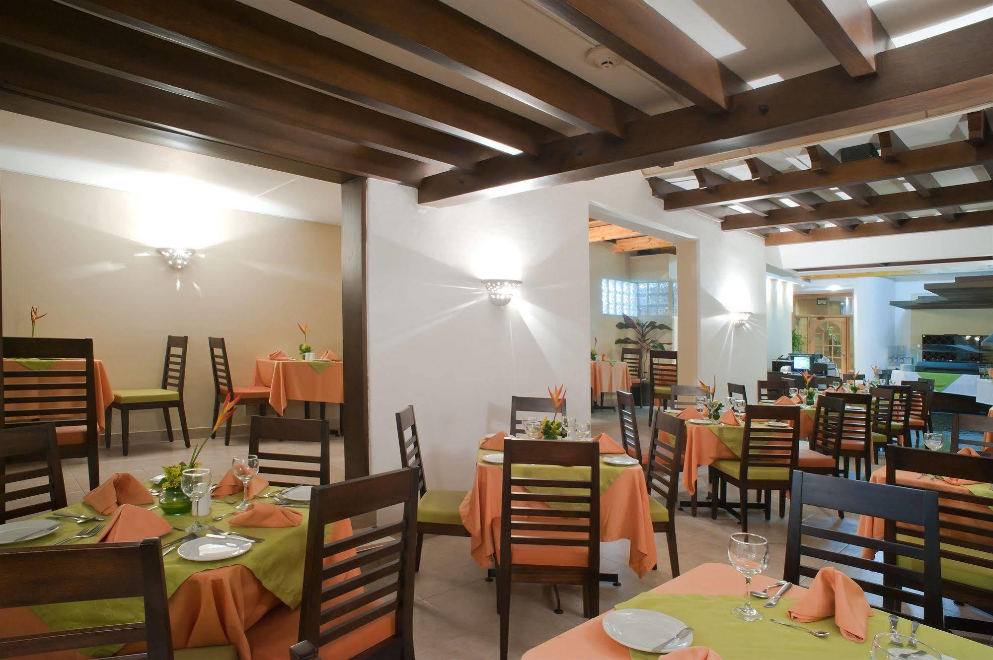 Hotel Dann Norte Bogotá Ristorante foto